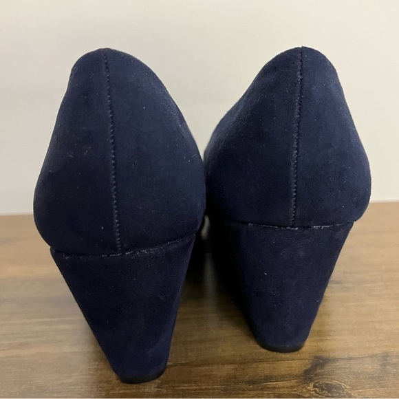 Chinese Laundry Nima Wedge Pump Elegant Navy Excellent Condition Women’s Sz 6.5 - Picture 6 of 10